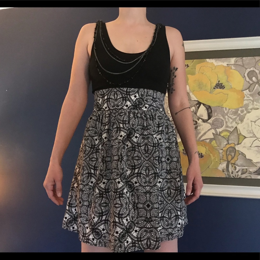 Express Dress - Size 4 - with pockets!